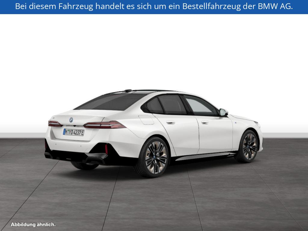 Fahrzeugabbildung BMW i5 eDrive40 Limousine