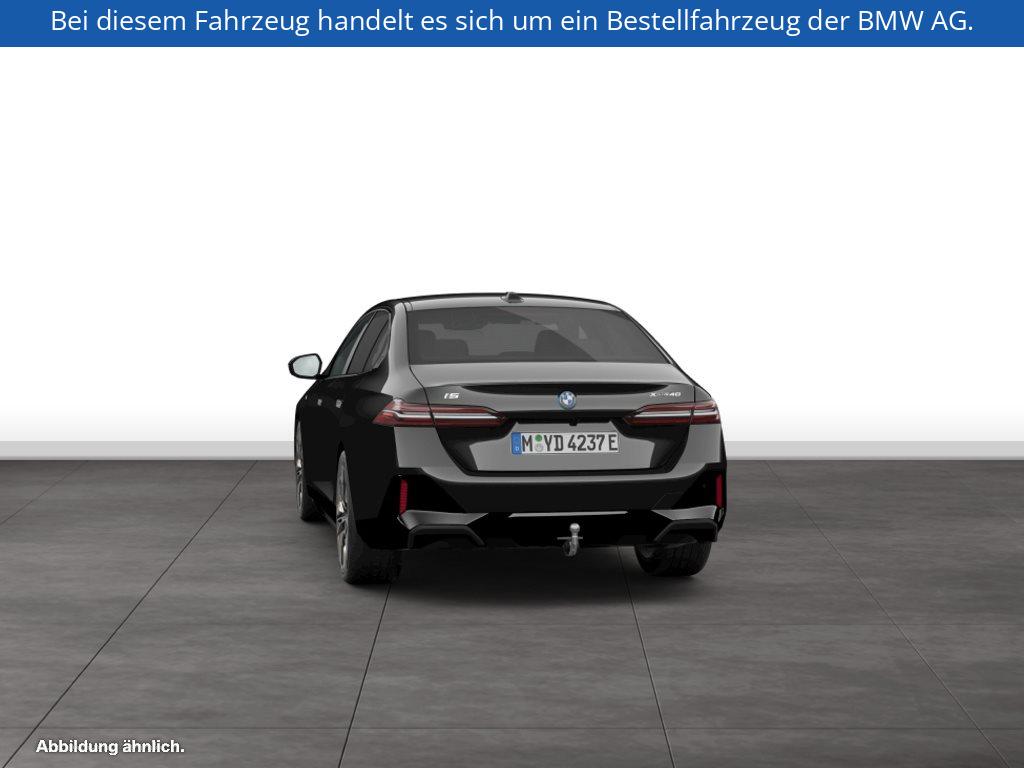 Fahrzeugabbildung BMW i5 xDrive40 Limousine
