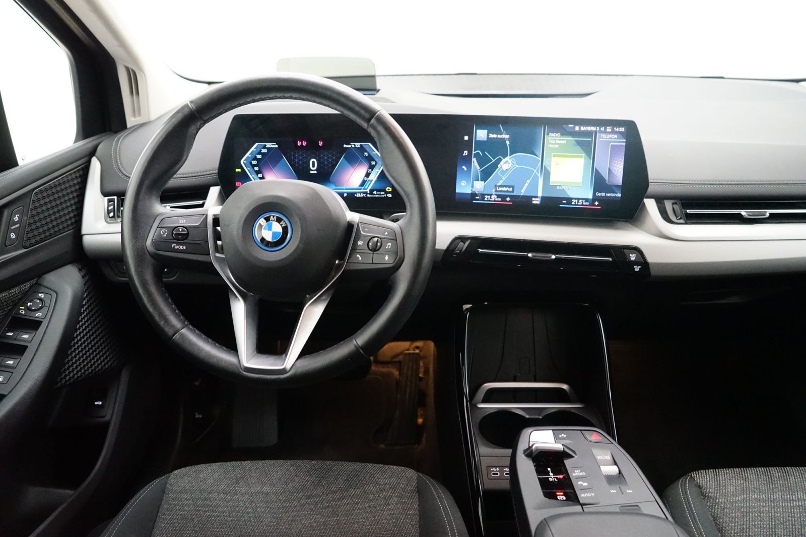 Fahrzeugabbildung BMW 225e xDrive Active Tourer [LC Prof., Pano, AHK]