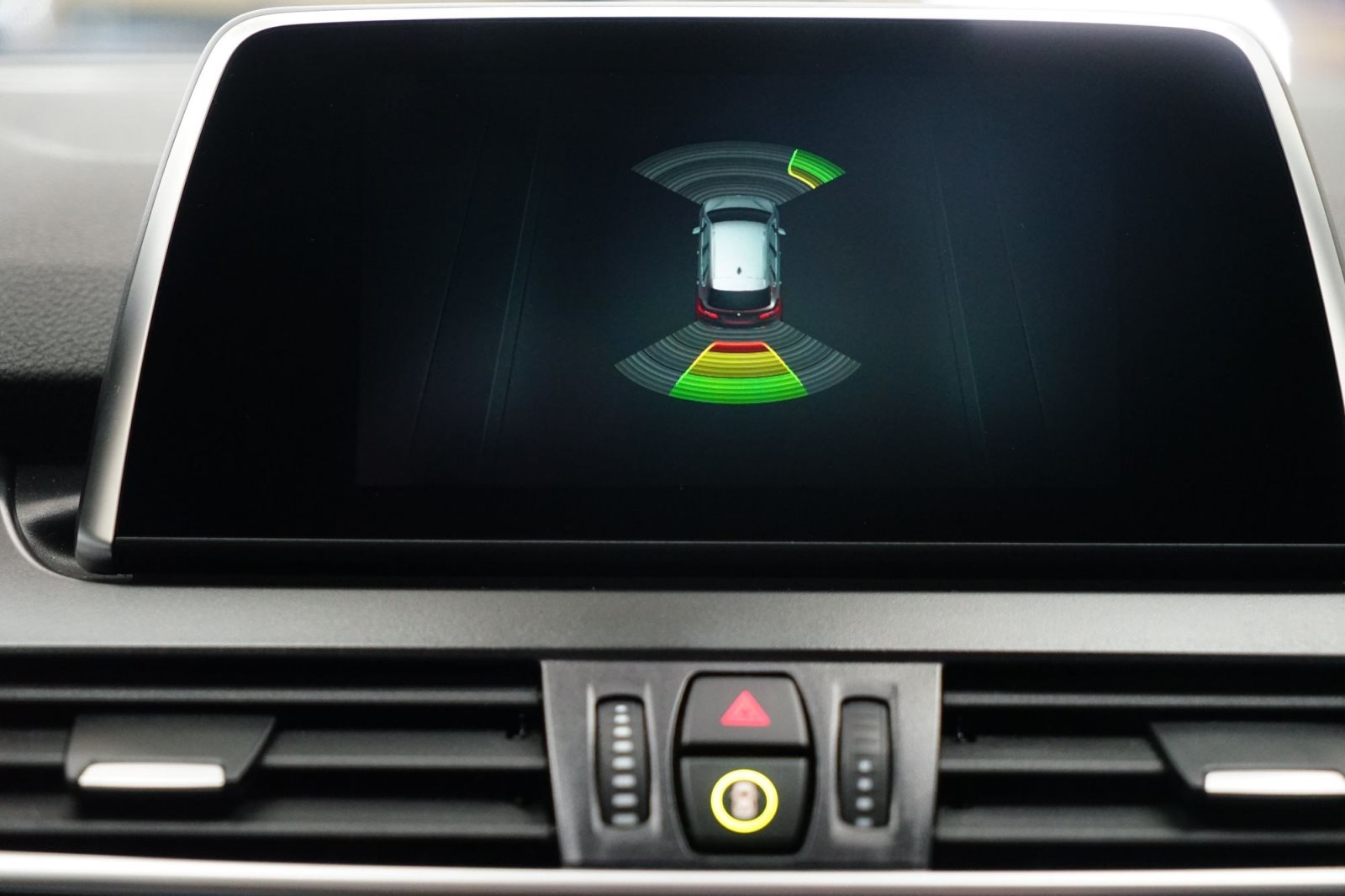 Fahrzeugabbildung BMW 220d xDrive Active Tourer [Sport Line, Navi]