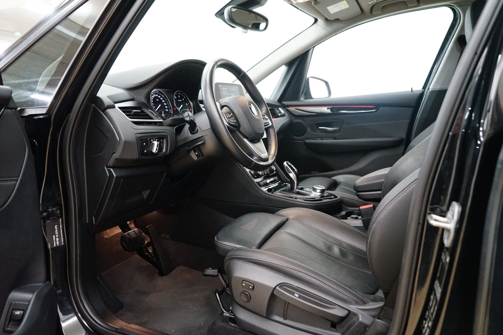 Fahrzeugabbildung BMW 220d xDrive Active Tourer [Sport Line, Navi]