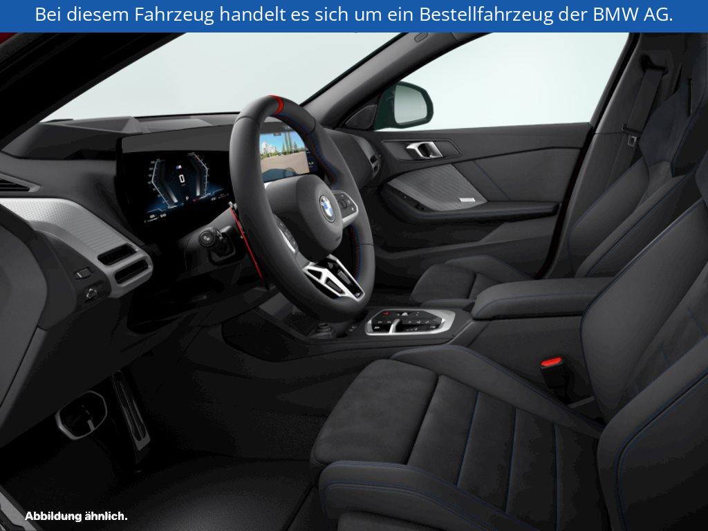 Fahrzeugabbildung BMW M135 xDrive
