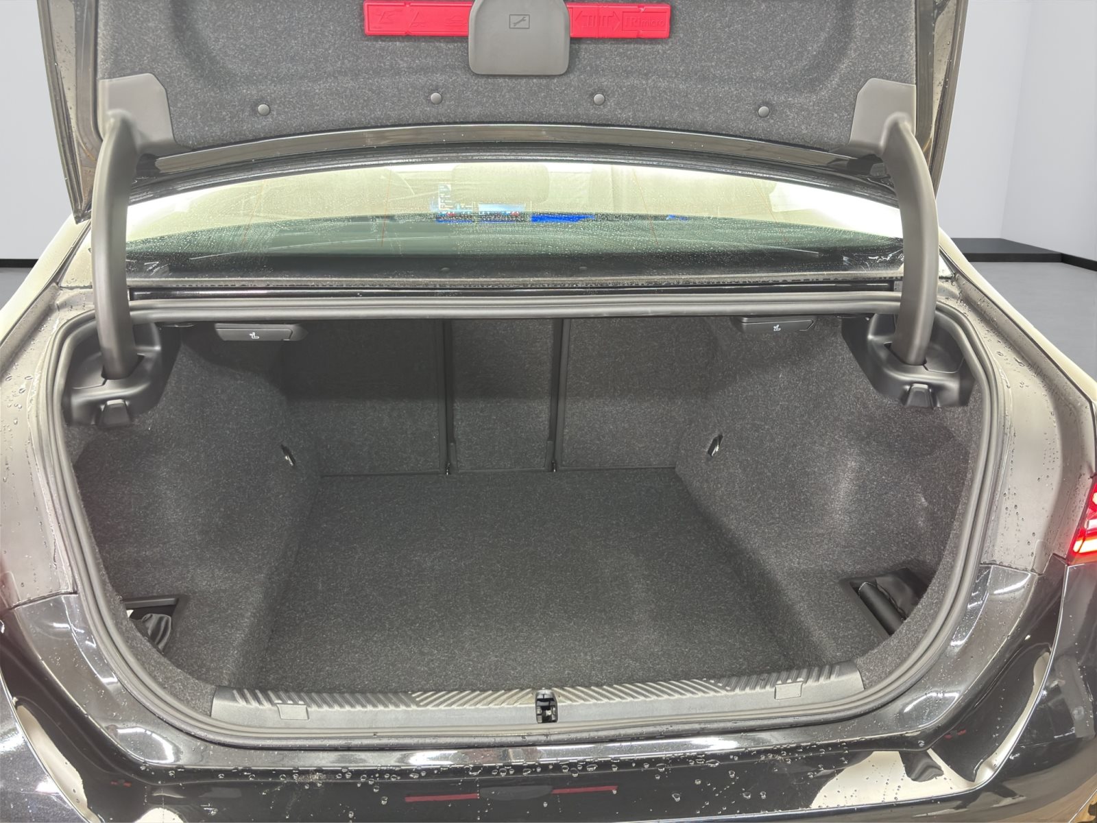Fahrzeugabbildung BMW 520d Limousine [M Sport, ACC, RFK, h&k Sound]