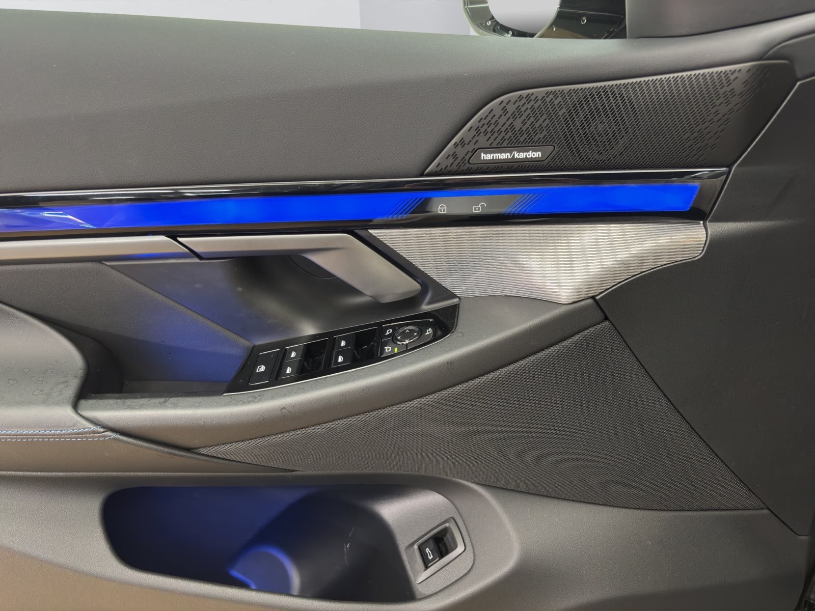 Fahrzeugabbildung BMW 520d Limousine [M Sport, ACC, RFK, h&k Sound]