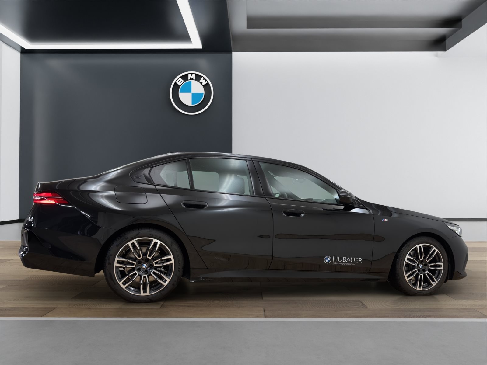Fahrzeugabbildung BMW 520d Limousine [M Sport, ACC, RFK, h&k Sound]