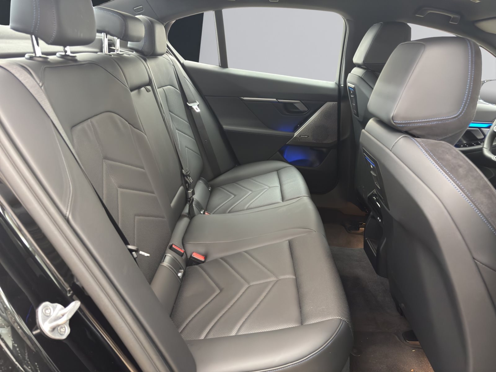 Fahrzeugabbildung BMW 520d Limousine [M Sport, ACC, RFK, h&k Sound]