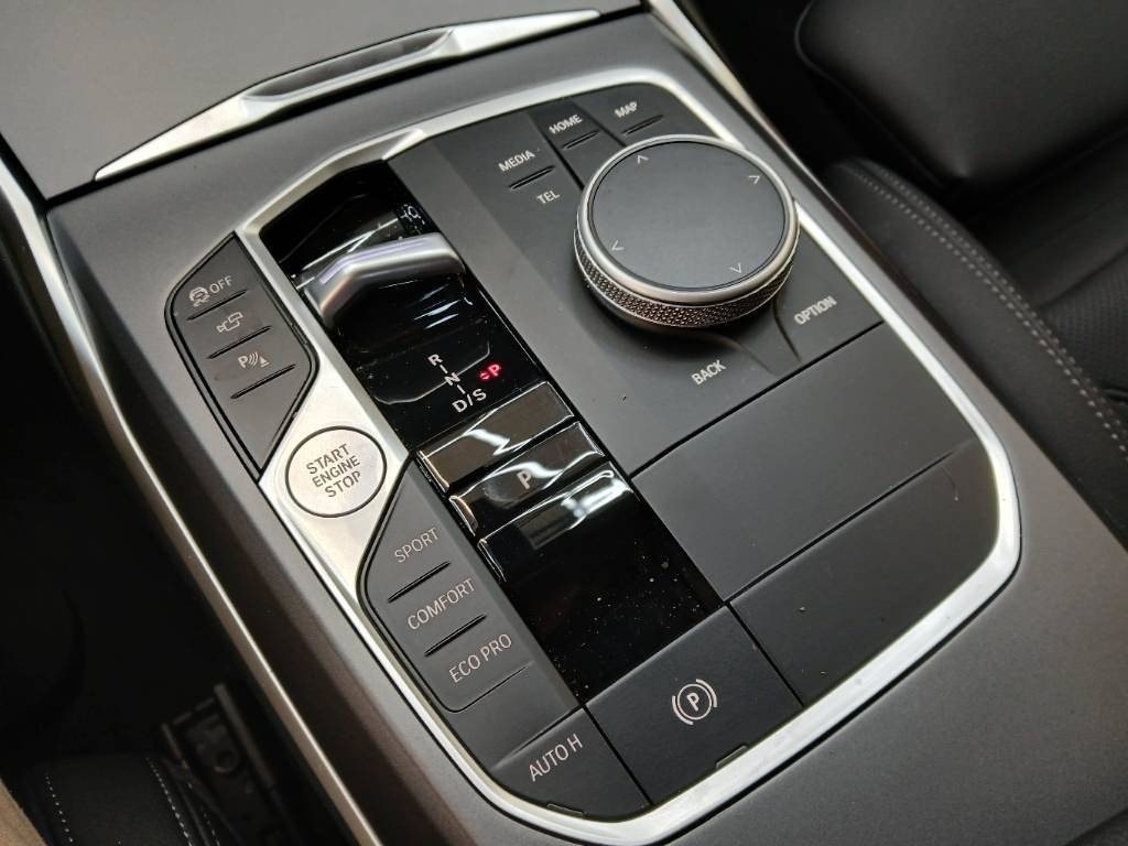 Fahrzeugabbildung BMW 420d xDrive Gran Coupé [DA Prof., HUD, Standhz.]