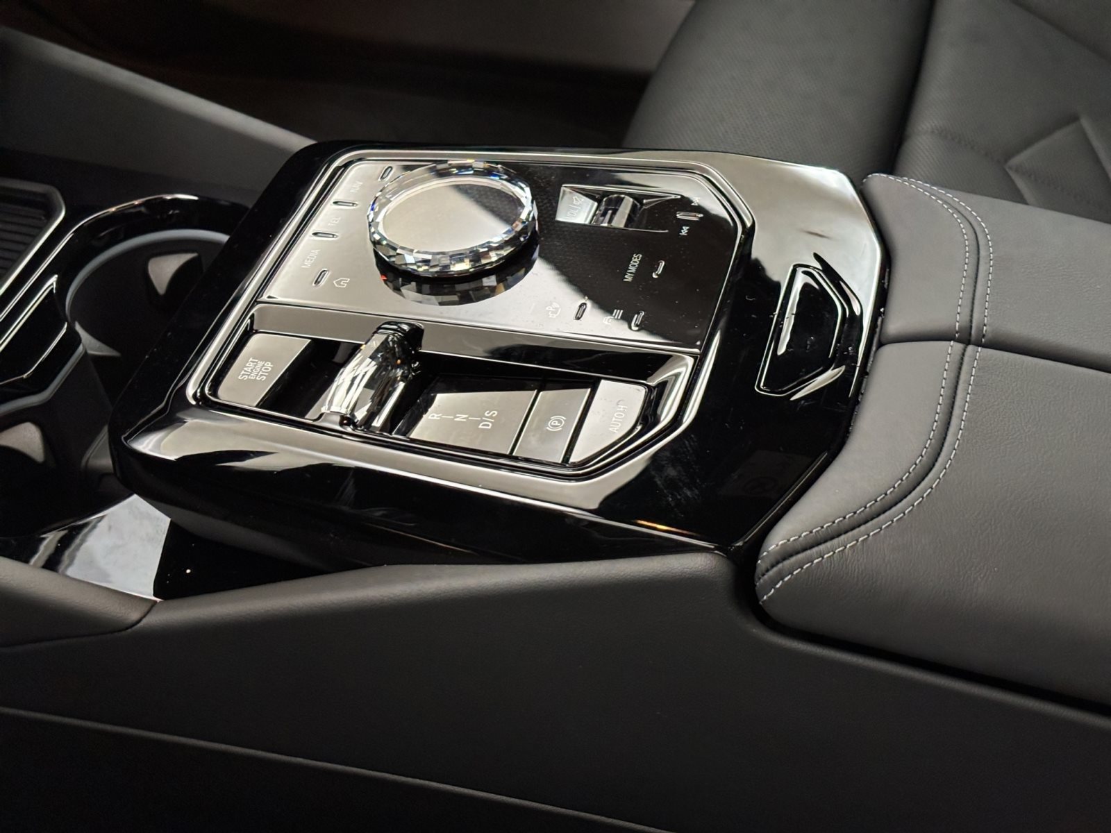 Fahrzeugabbildung BMW 540d xDrive Limousine [M Sport Pro, HUD, AHK, ACC]