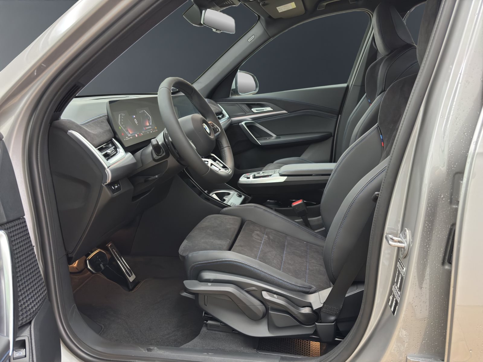 Fahrzeugabbildung BMW X1 sDrive20i [M Sport, ACC, RFK, AHK, 18 LMR]