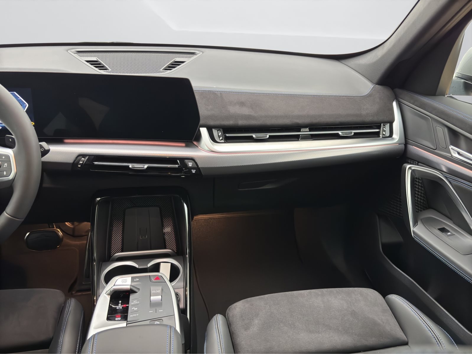 Fahrzeugabbildung BMW X1 sDrive20i [M Sport, ACC, RFK, AHK, 18 LMR]