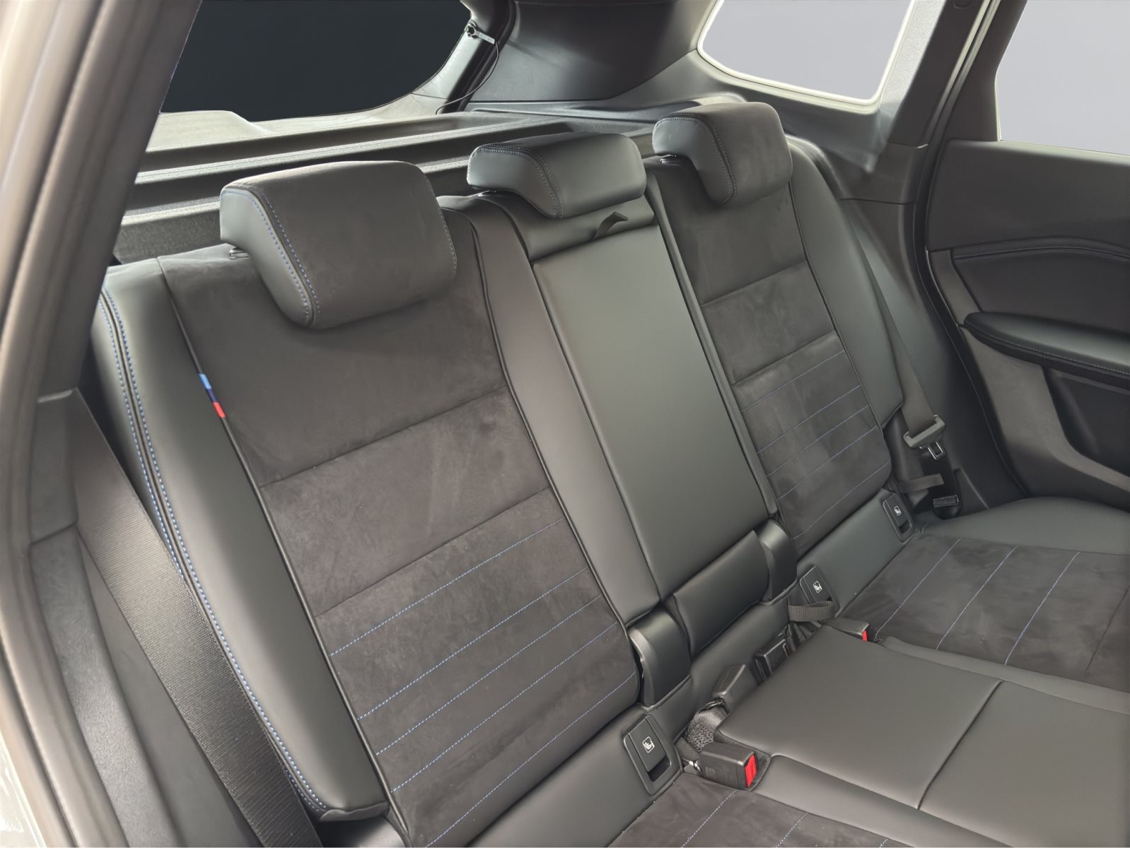 Fahrzeugabbildung BMW X1 sDrive20i [M Sport, ACC, RFK, AHK, 18 LMR]