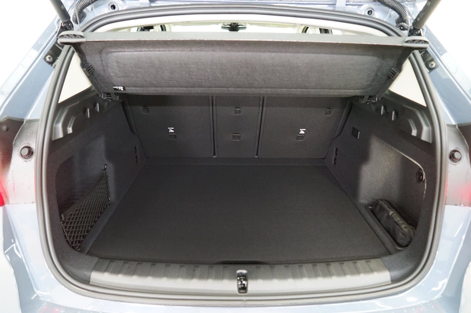 Fahrzeugabbildung BMW iX1 xDrive30 [xLine, Navi, HUD, AHK, GSD, RFK, ACC]
