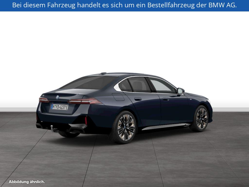 Fahrzeugabbildung BMW i5 xDrive40 Limousine