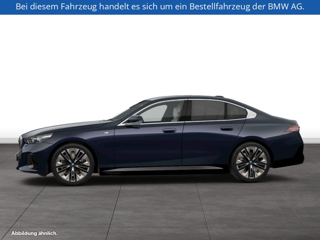 Fahrzeugabbildung BMW i5 xDrive40 Limousine
