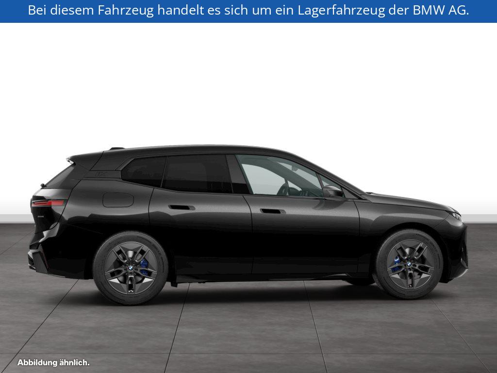Fahrzeugabbildung BMW iX xDrive45