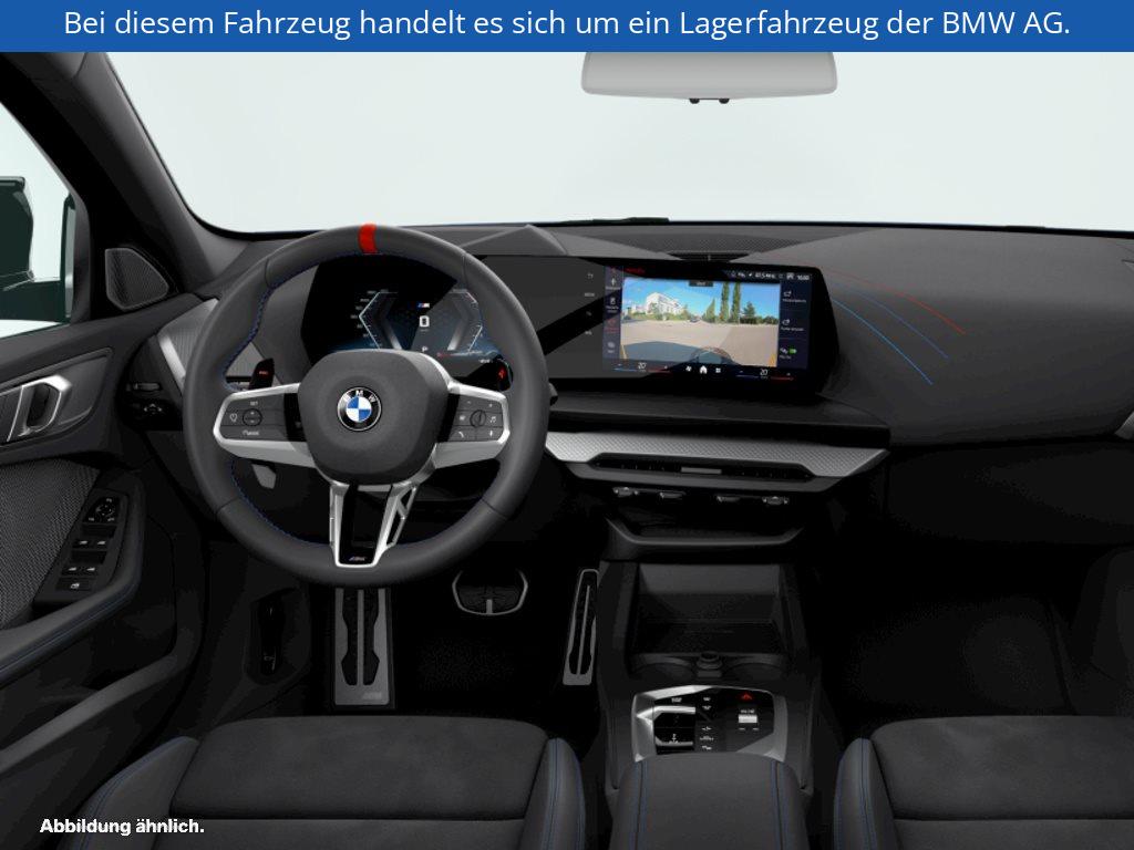 Fahrzeugabbildung BMW M135 xDrive