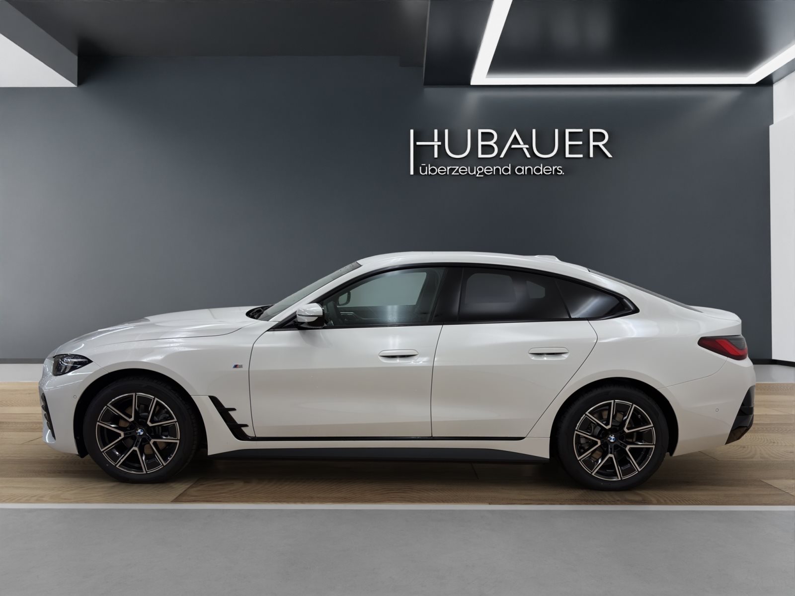 Fahrzeugabbildung BMW i4 eDrive40 [M Sport, LC Plus, AHK, ACC, RFK]