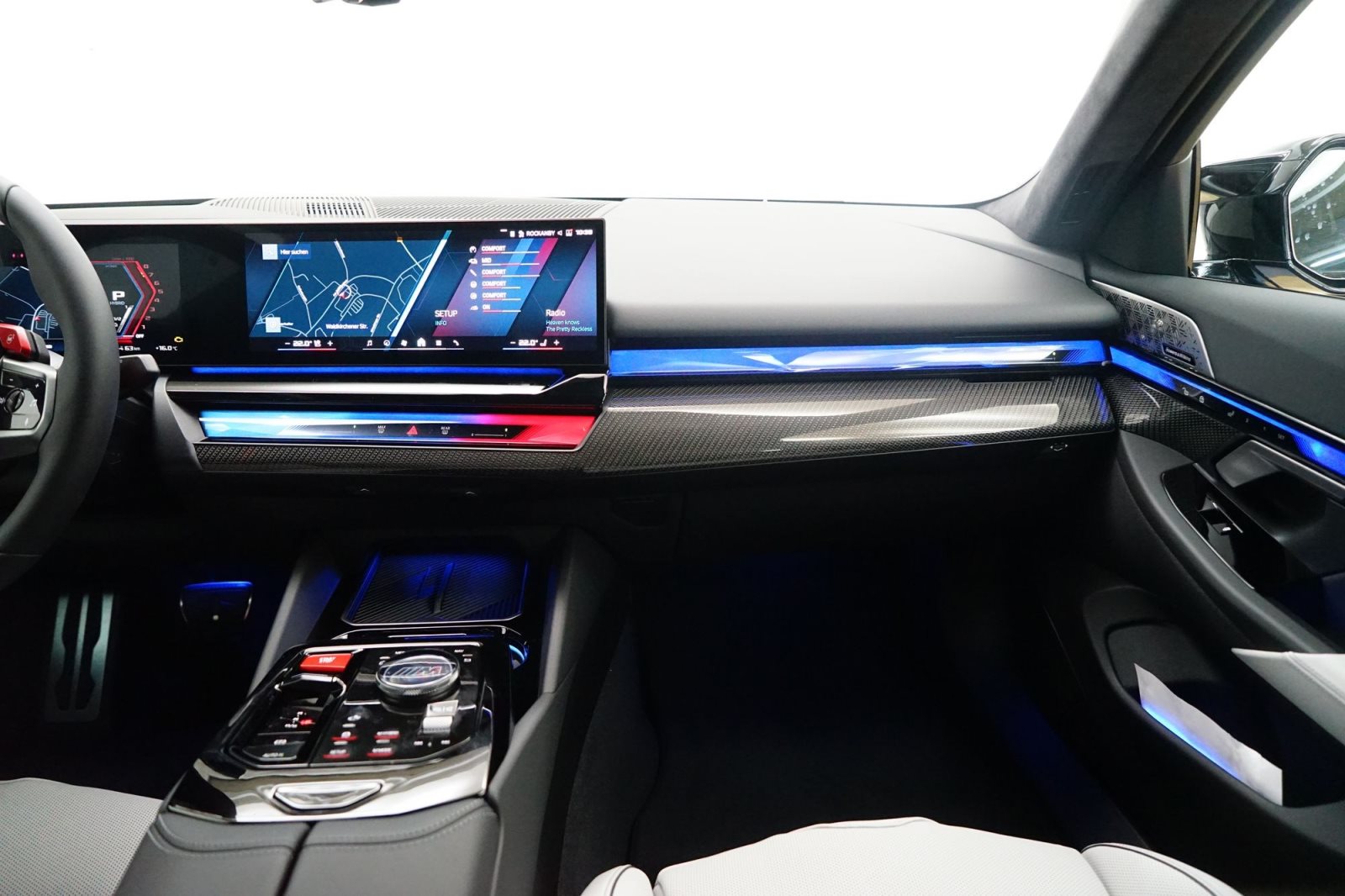 Fahrzeugabbildung BMW M5 Limousine [HUD, AHK, ACC, B&W Sound, RFK]