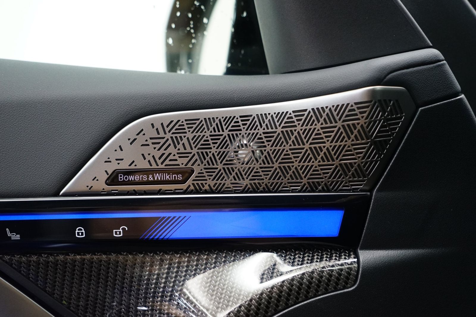 Fahrzeugabbildung BMW M5 Limousine [HUD, AHK, ACC, B&W Sound, RFK]