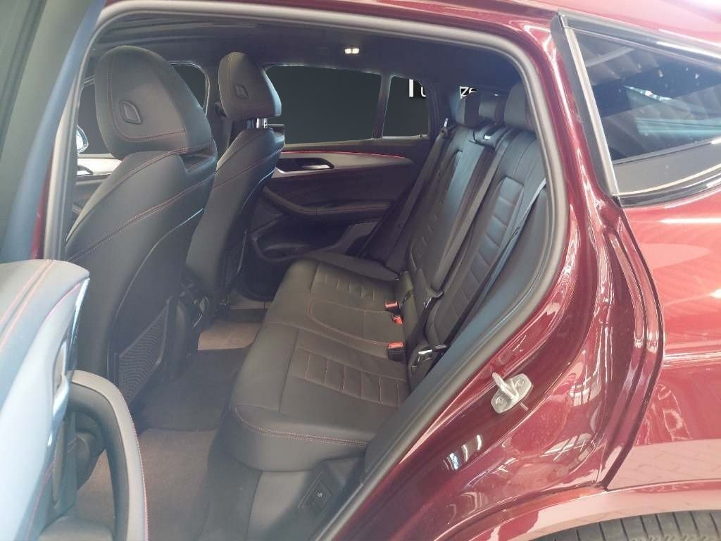 Fahrzeugabbildung BMW X4 xDrive30d [M Sport, Pano, AHK, Standhz., 20 ]