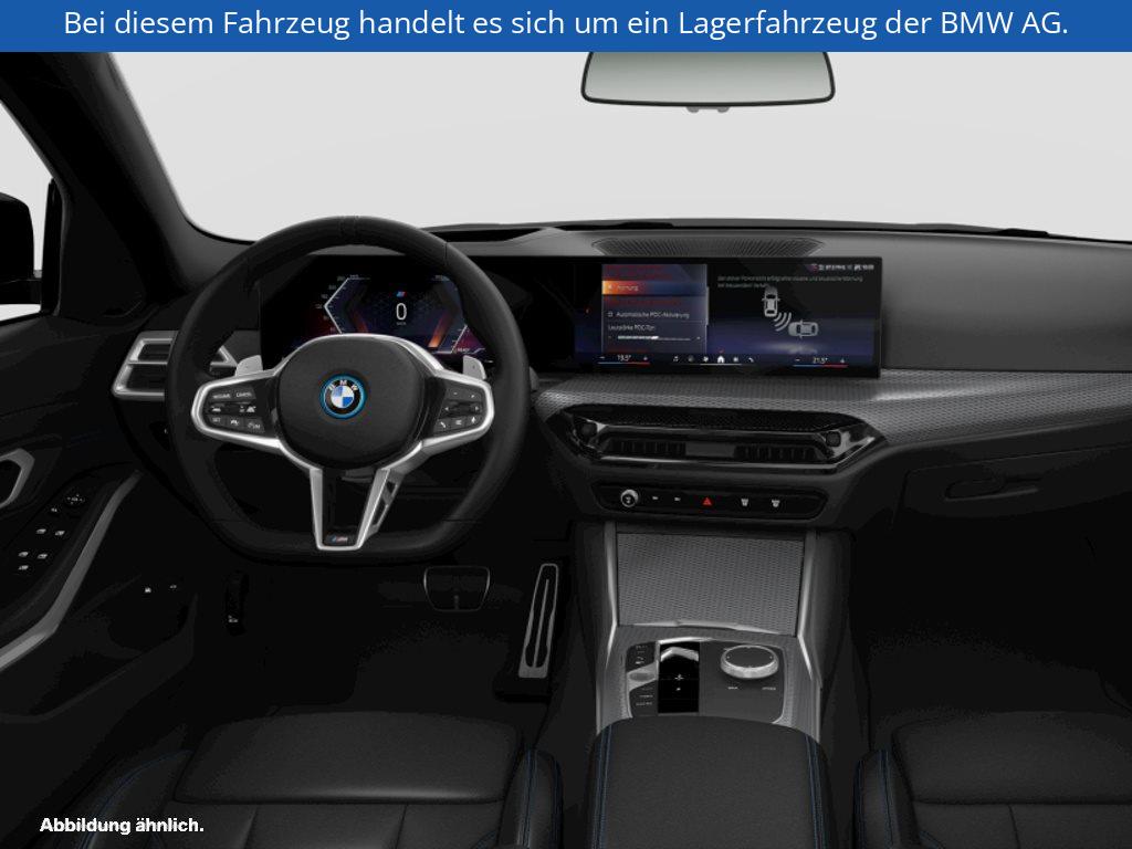 Fahrzeugabbildung BMW 330e xDrive Limousine