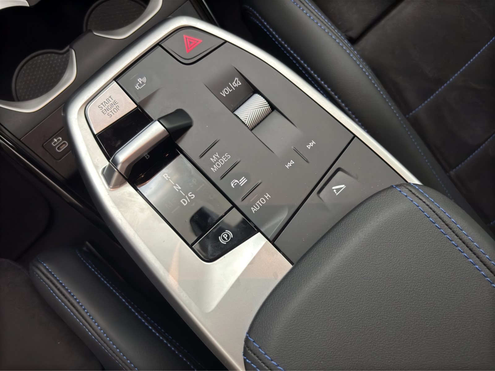 Fahrzeugabbildung BMW X1 sDrive20i [M Sport, HUD, AHK, ACC, Sitze elektr.]