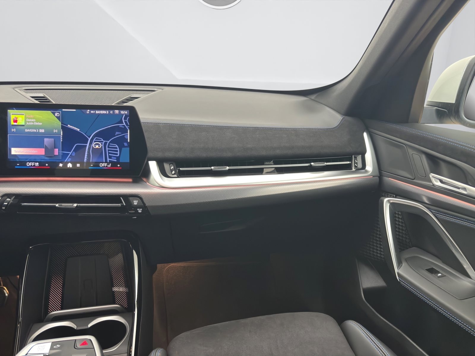 Fahrzeugabbildung BMW X1 sDrive20i [M Sport, HUD, AHK, ACC, Sitze elektr.]