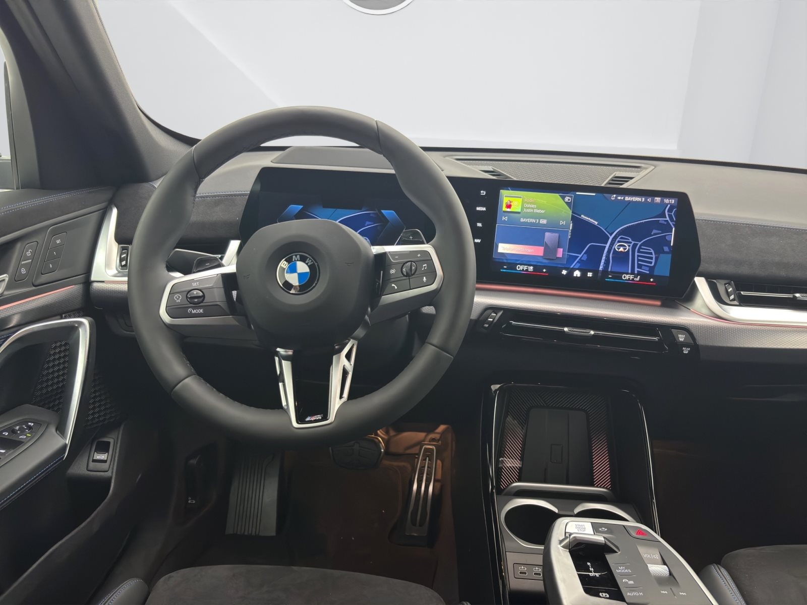Fahrzeugabbildung BMW X1 sDrive20i [M Sport, HUD, AHK, ACC, Sitze elektr.]