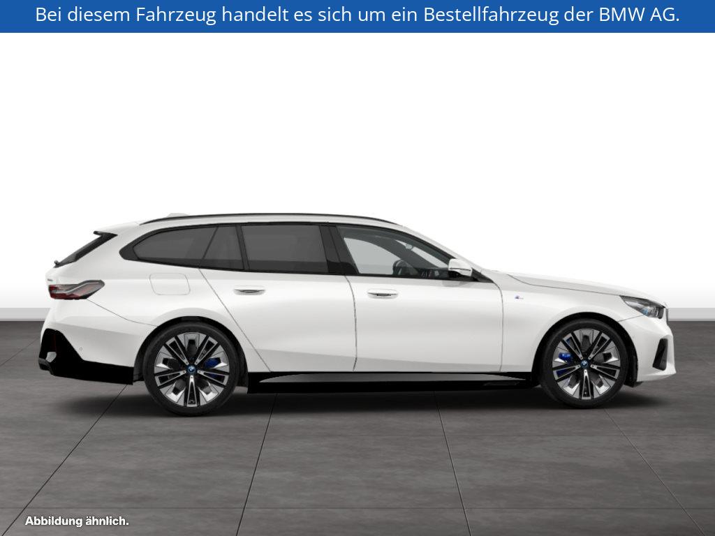 Fahrzeugabbildung BMW i5 xDrive40 Touring