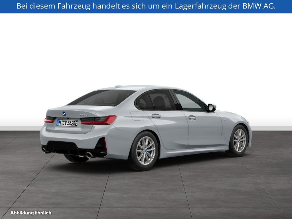 Fahrzeugabbildung BMW 330e Limousine
