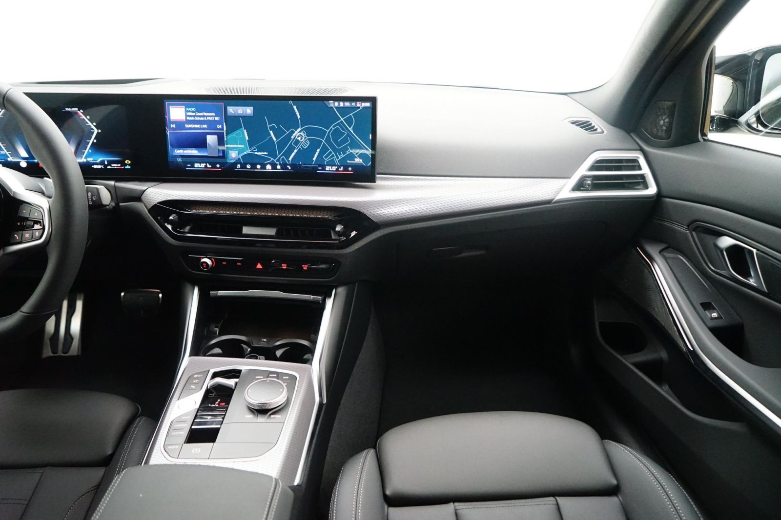 Fahrzeugabbildung BMW M340d xDrive Touring [HUD, ACC, AHK, GSD, 19 LMR]