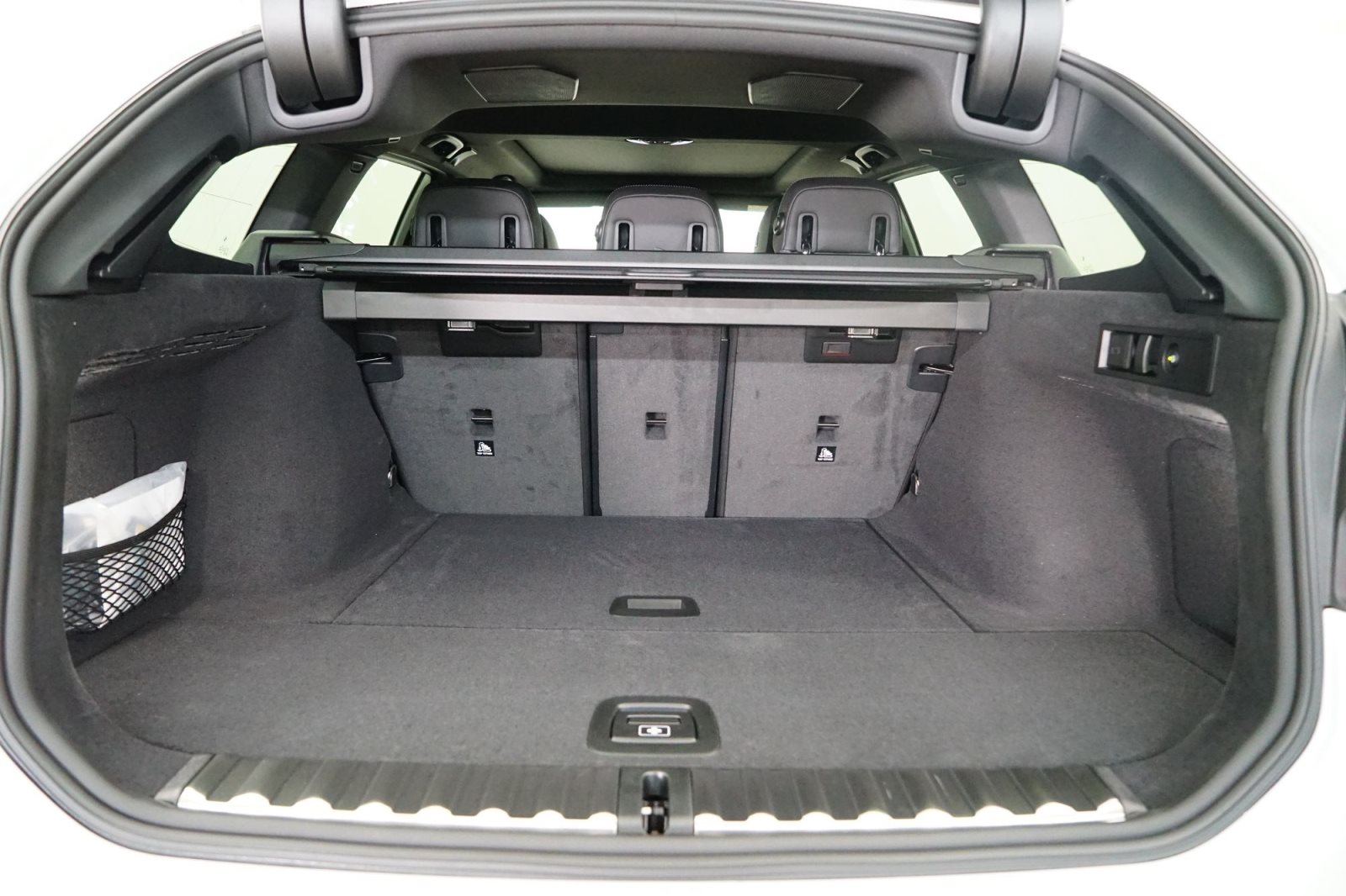 Fahrzeugabbildung BMW M340d xDrive Touring [HUD, ACC, AHK, GSD, 19 LMR]