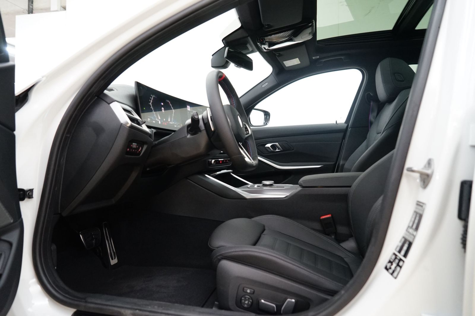 Fahrzeugabbildung BMW M340d xDrive Touring [HUD, ACC, AHK, GSD, 19 LMR]