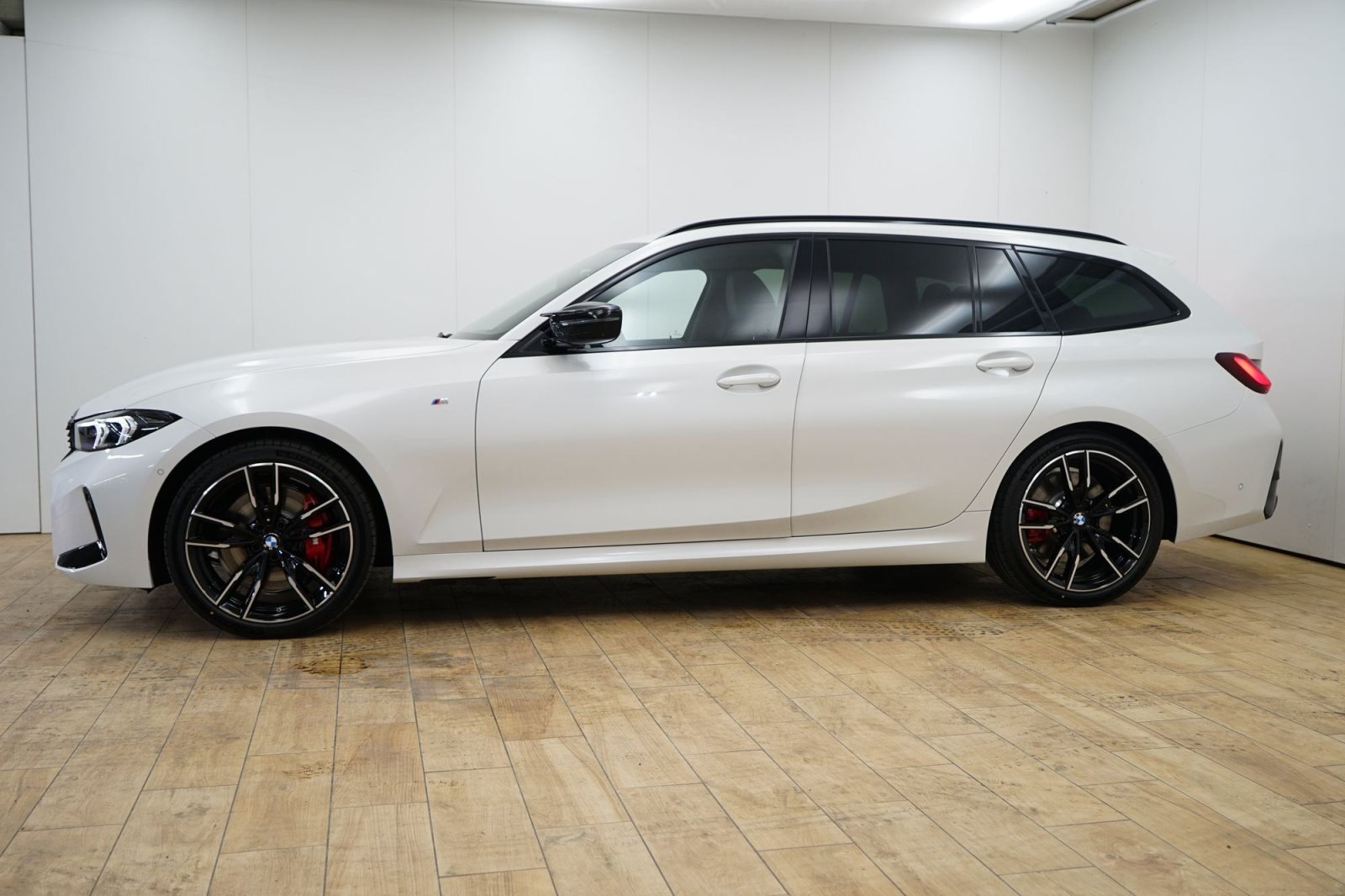Fahrzeugabbildung BMW M340d xDrive Touring [HUD, ACC, AHK, GSD, 19 LMR]