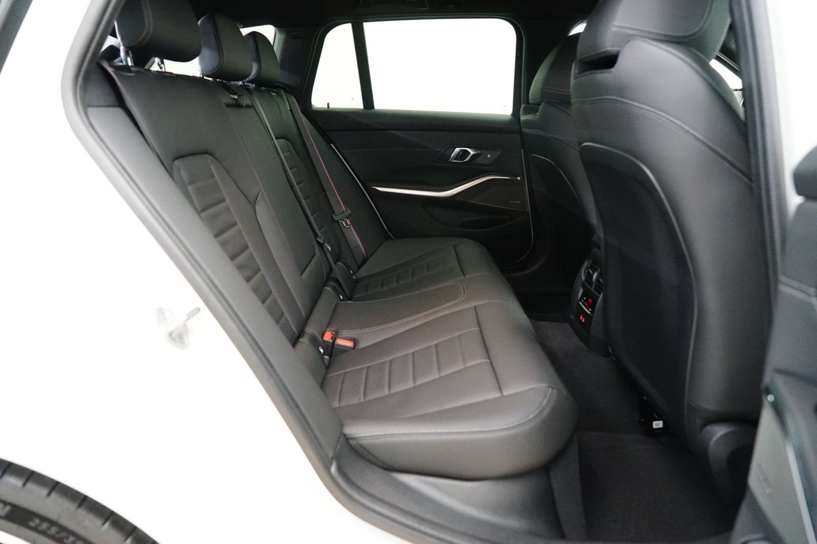 Fahrzeugabbildung BMW M340d xDrive Touring [HUD, ACC, AHK, GSD, 19 LMR]