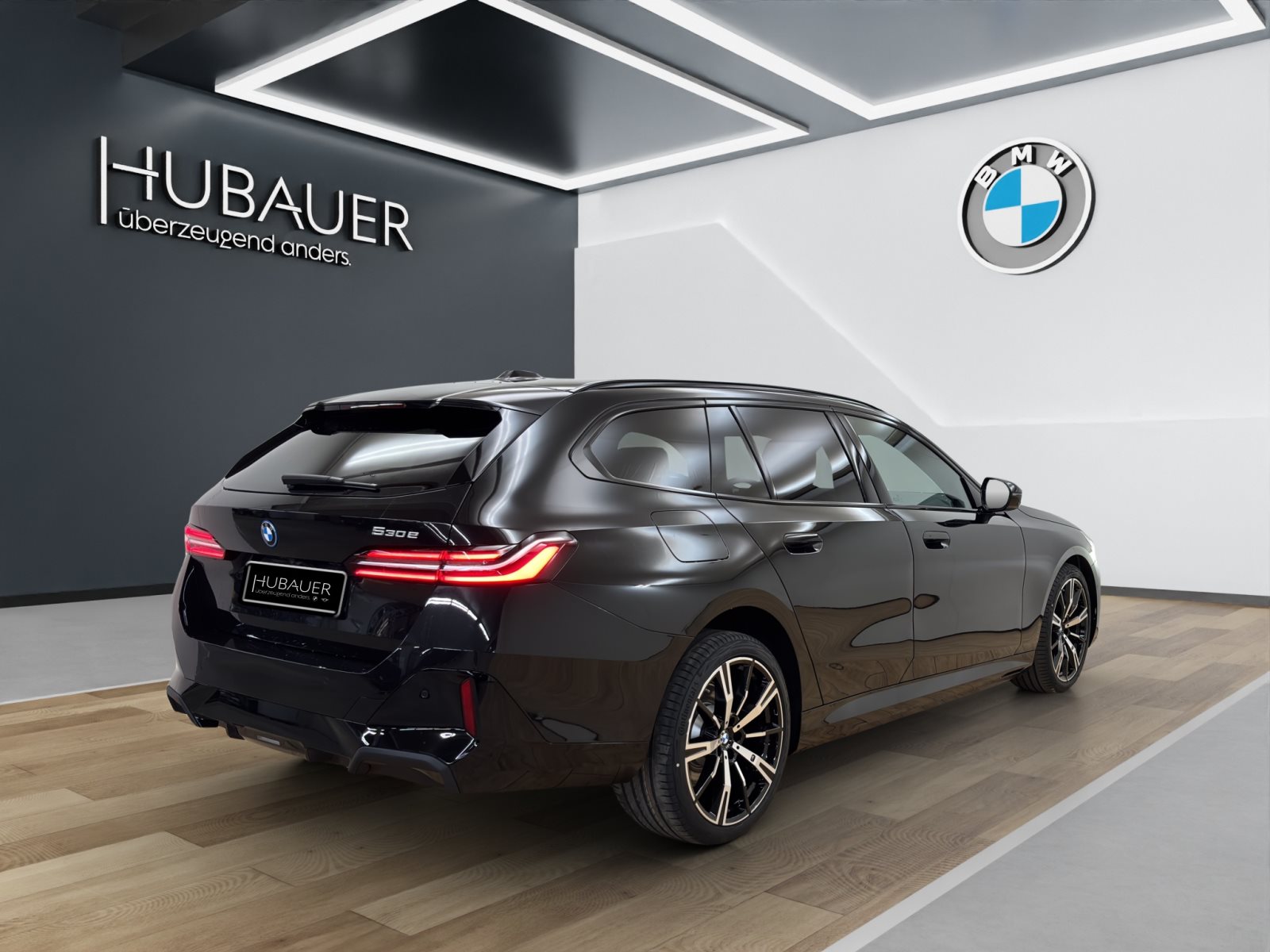 Fahrzeugabbildung BMW 530e Touring [M Sport, HUD, AHK, ACC, 20 LMR]