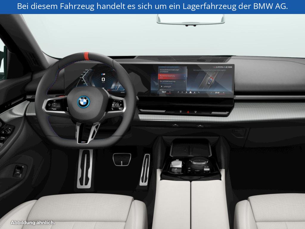 Fahrzeugabbildung BMW i5 M60 xDrive Touring