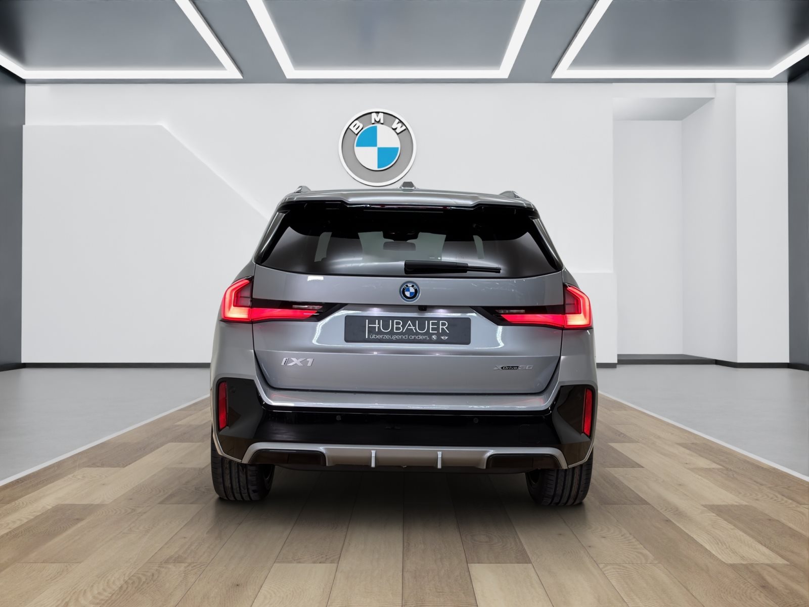Fahrzeugabbildung BMW iX1 xDrive30 [M Sport, HUD, AHK, ACC, RFK, 19 LMR]