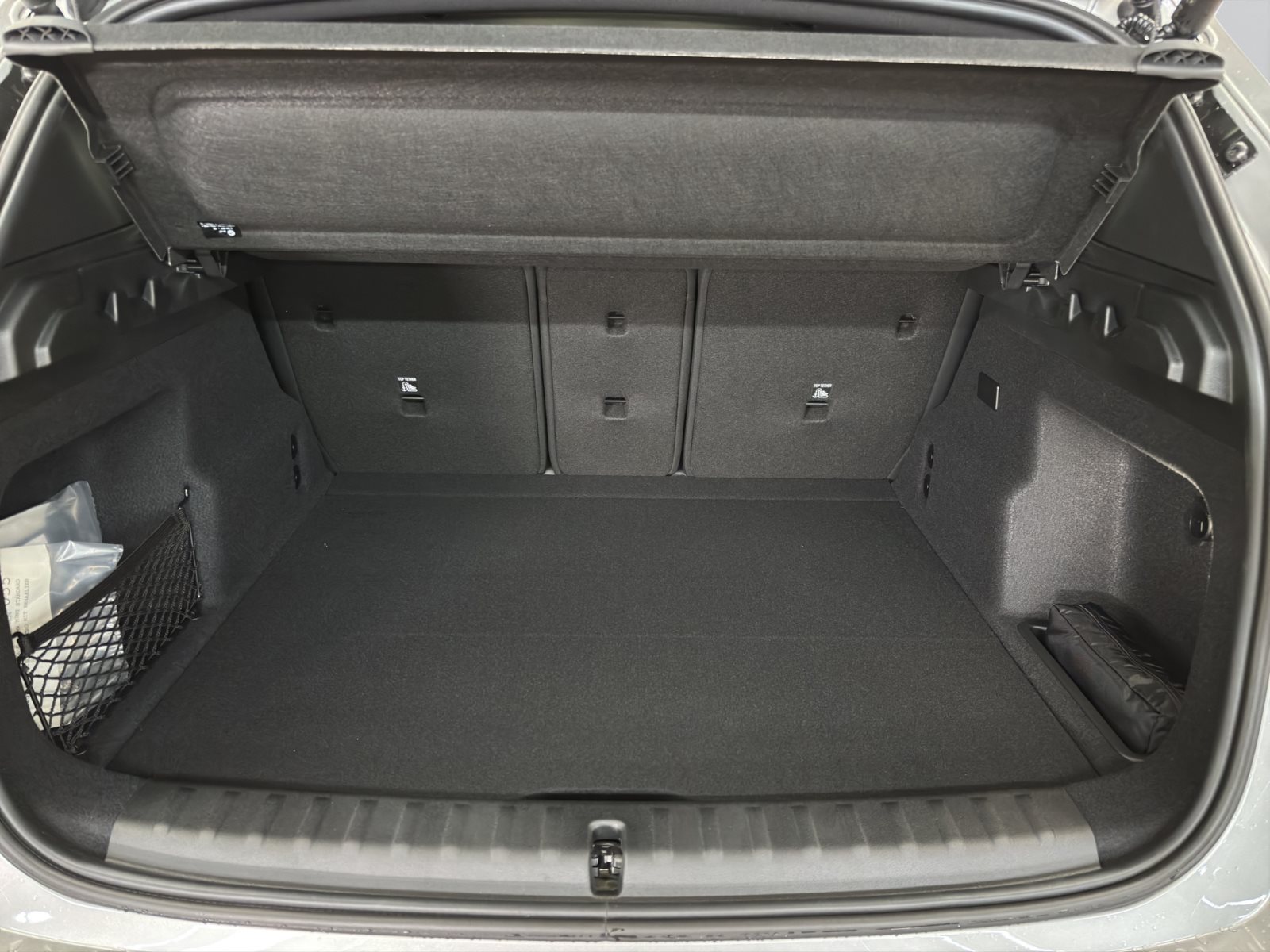 Fahrzeugabbildung BMW iX1 xDrive30 [M Sport, HUD, AHK, ACC, RFK, 19 LMR]