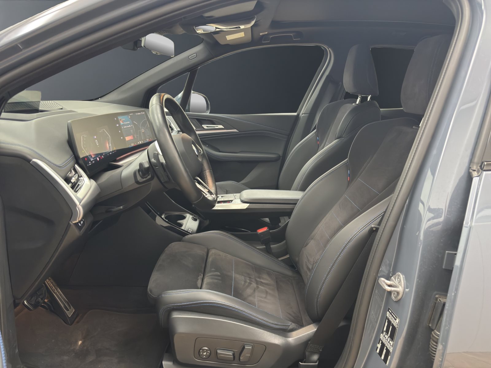 Fahrzeugabbildung BMW 220i Active Tourer [M Sport, ACC, RFK, HK Sound]