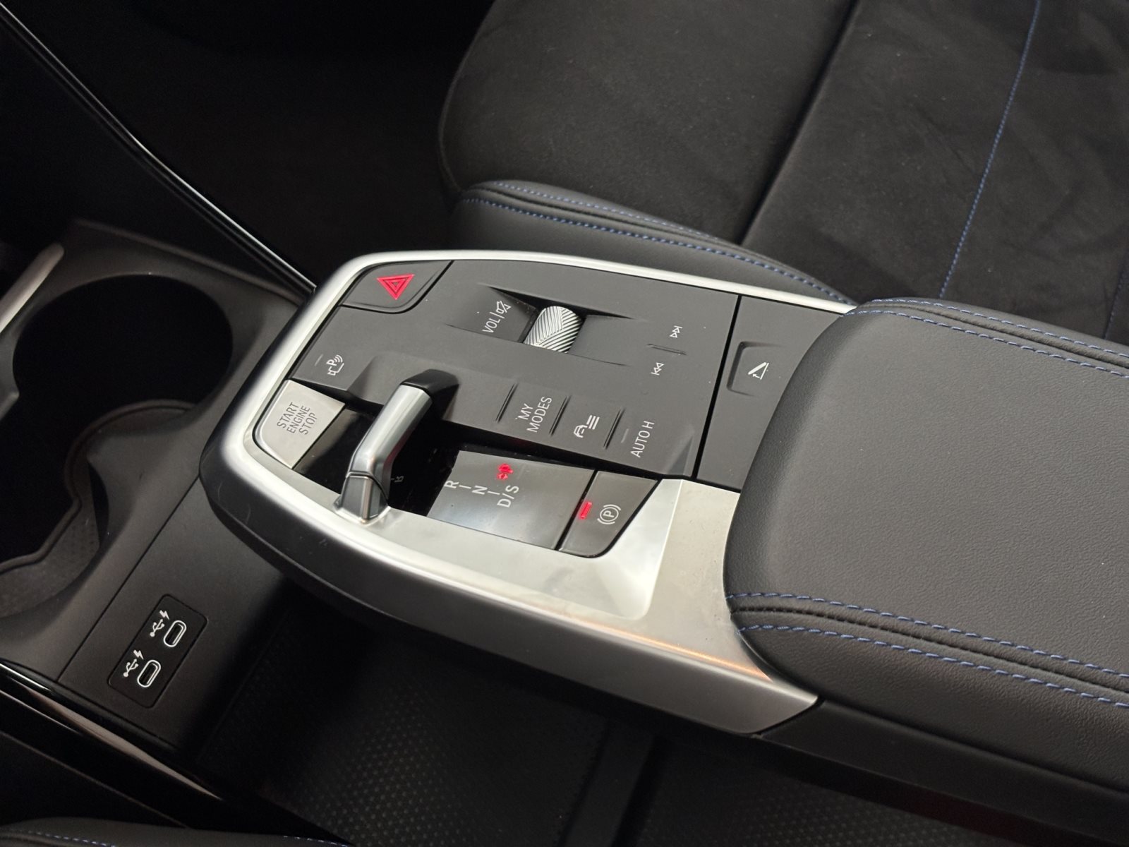 Fahrzeugabbildung BMW 220i Active Tourer [M Sport, ACC, RFK, HK Sound]