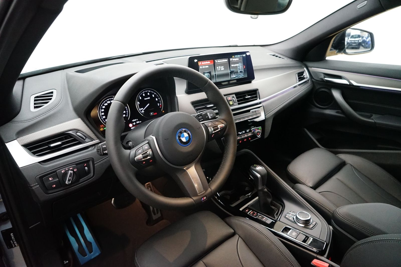 Fahrzeugabbildung BMW X2 xDrive25e [M Sport, Navi+, ACC, RFK, HUD]