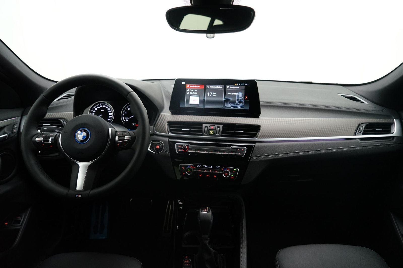 Fahrzeugabbildung BMW X2 xDrive25e [M Sport, Navi+, ACC, RFK, HUD]