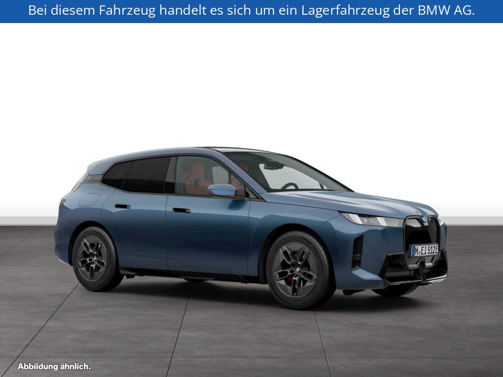 Fahrzeugabbildung BMW iX xDrive60