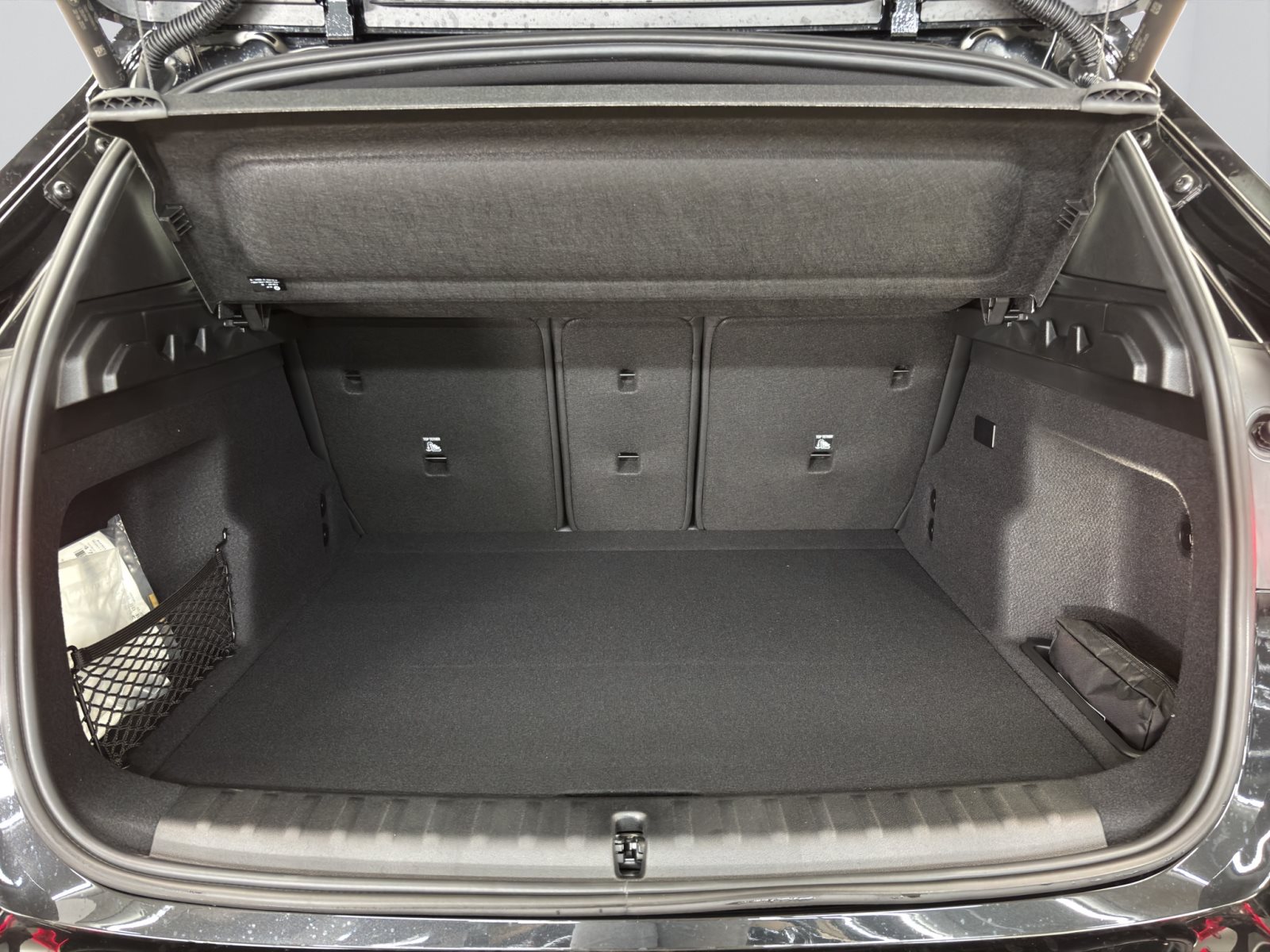 Fahrzeugabbildung BMW iX1 eDrive20 [M Sport, AHK, ACC, RFK, 19 LMR, SHZ]