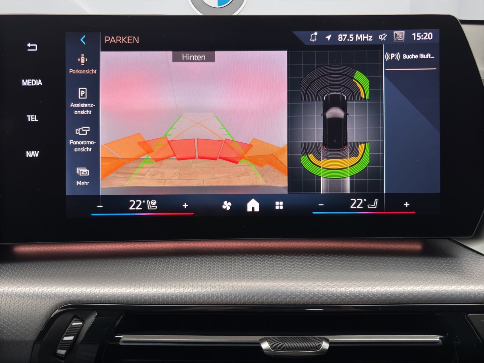 Fahrzeugabbildung BMW iX1 eDrive20 [M Sport, AHK, ACC, RFK, 19 LMR, SHZ]