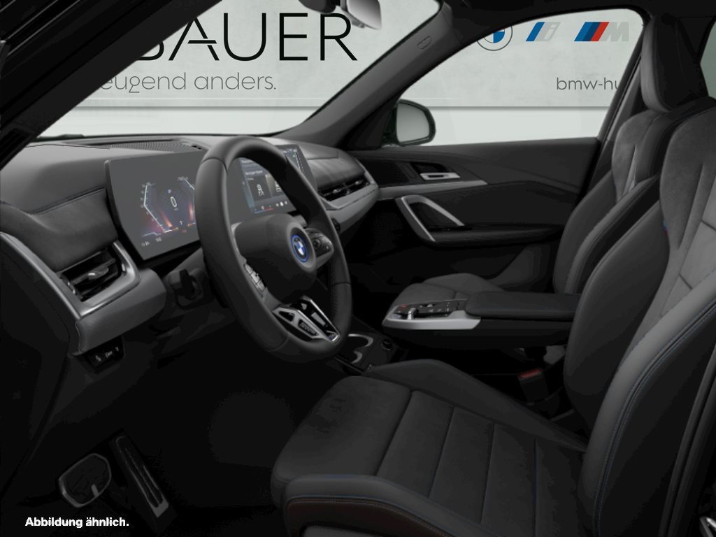 Fahrzeugabbildung BMW iX1 eDrive20 [M Sport, AHK, ACC, RFK, 19 LMR, SHZ]