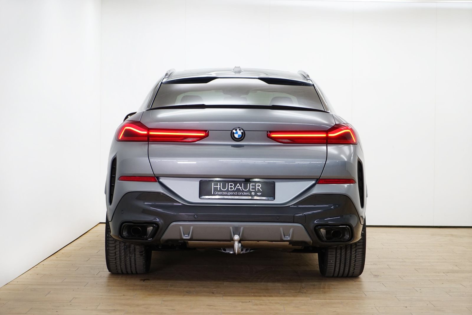 Fahrzeugabbildung BMW X6 xDrive30d [M Sport, HUD, AHK, ACC, 22 LMR]