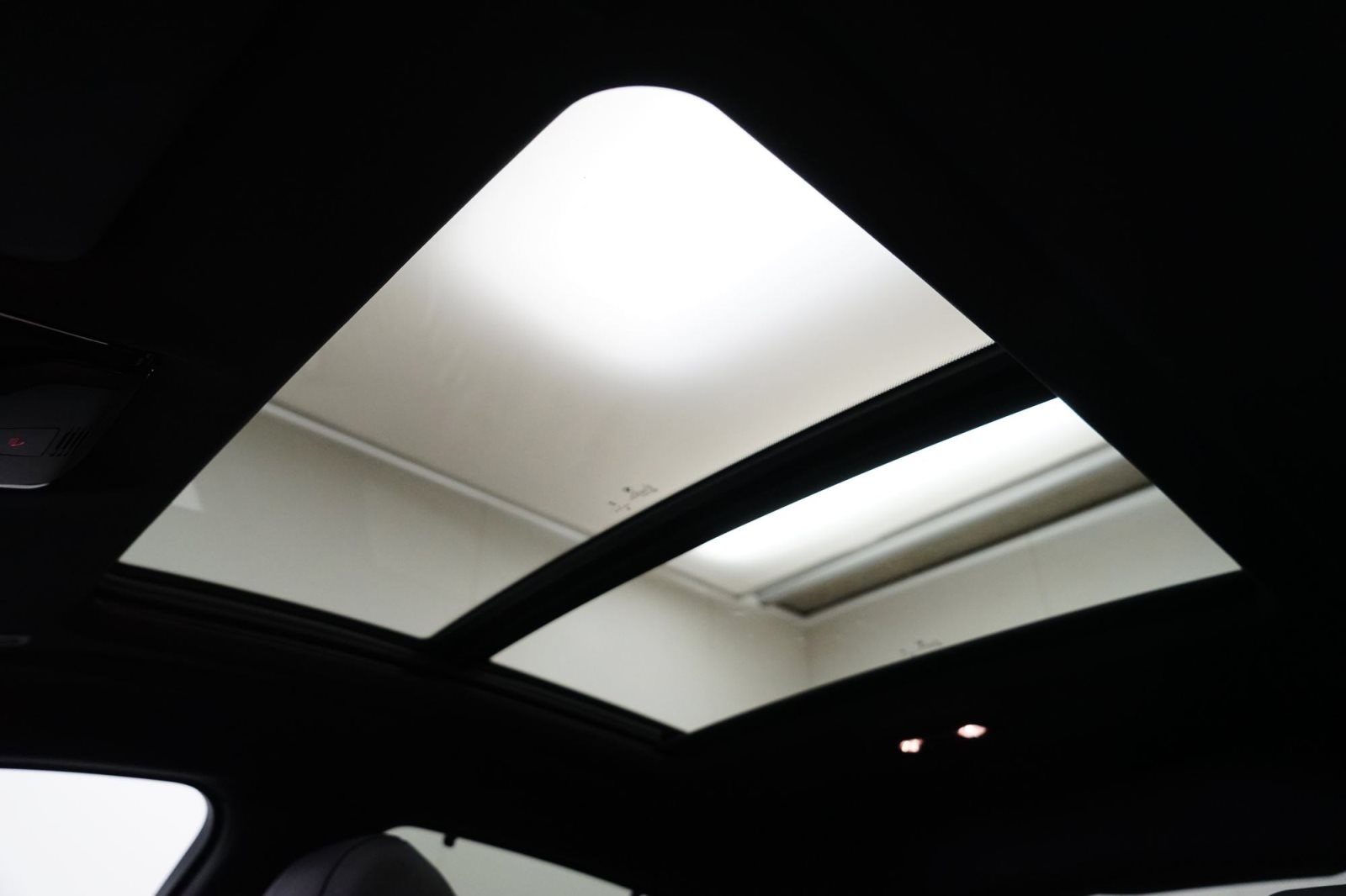 Fahrzeugabbildung BMW X6 xDrive30d [M Sport, HUD, AHK, ACC, 22 LMR]