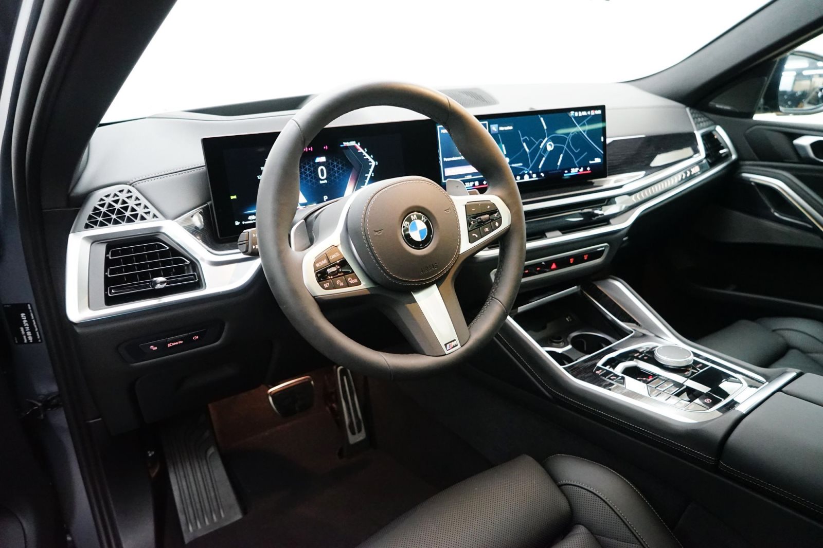Fahrzeugabbildung BMW X6 xDrive30d [M Sport, HUD, AHK, ACC, 22 LMR]